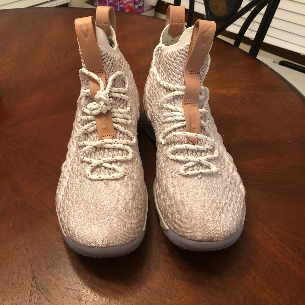 LeBron XV